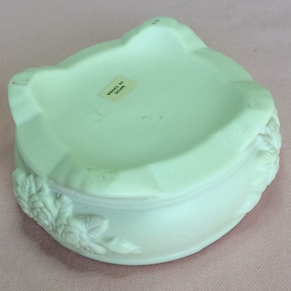 FINAL SALE PRICE Angelic & Floral Powder Box Lot - Picture 4 of 8